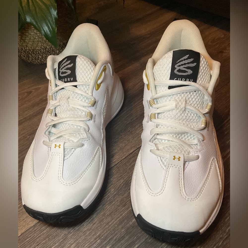 Under Armour Curry Youth Basketball Shoes White Gold Size 5.5Y EUC - Picture 3 of 8